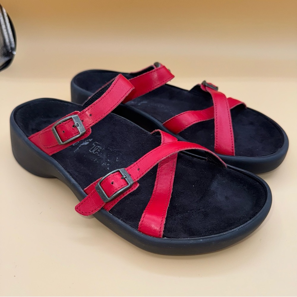 Birkenstock Tatami Red Women's Sandals, Black Suede Footbed, Size 8, EUC